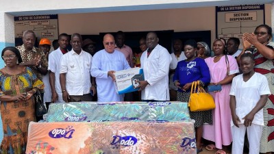 Côte d'Ivoire : Djébonoua, pour le bien-être de ses parents, le candidat RHDP Euloge Allali dote l'hôpital en matériels de santé