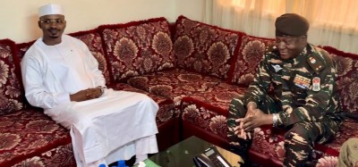Niger :  Le Général Deby du Tchad dévoile le but de sa visite à Niamey après le sommet de la CEDEAO