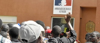 Niger : « Coup d' Etat », la France prie ses ressortissants de plier bagage , une évacuation en cours