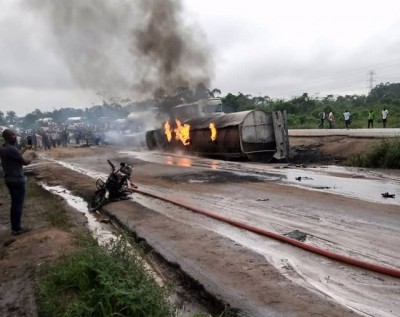 Nigeria : Au moins 20 morts dans l'explosion d'un camion-citerne, une femme enceinte parmi les victimes