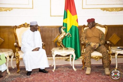 Burkina Faso : Le président de la Cour Suprême du Mali chez le Capitaine Traoré