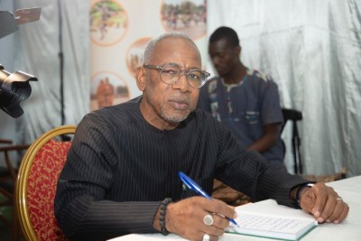 Côte d'Ivoire : Sortie de livre, Ciss St Moïse entraîne son public sur le chemin de son odyssée