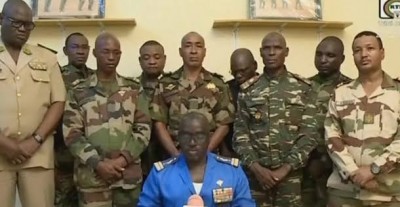 Niger : Washington coupe son aide et appelle à la libération de Mohamed Bazoum