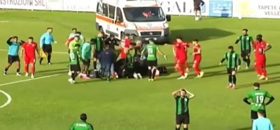 Ghana :  Le joueur Raphael Dwamena s'effondre et meurt en plein match en Albanie