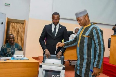 Burkina Faso : Le projet de loi portant révision de la constitution adoptée par le parlement