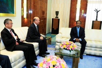 Cameroun-Chine : Liu Guozhong visite le nouvel immeuble siège de l'Assemblée Nationale construit sur don chinois