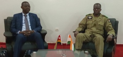 Togo-Niger :  Une délégation togolaise reçue à Niamey par le ministre nigérien de la Défense