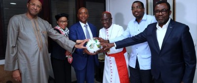 Côte d'Ivoire : CAN 2023, le président de la CAF reconnaissant à l'Eglise Catholique et à la communauté musulmane fait  don de 300 millions FCFA