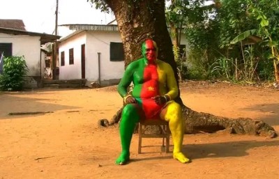 Cameroun: Le célèbre supporter des lions Ngando Pickett, interpellé par la police à son retour d'Abidjan