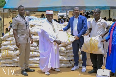 Côte d'Ivoire : Des religieux catholiques et musulmans de Bondoukou reçoivent des vivres du député Kra Kouamé Kouman