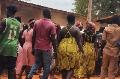 Côte d'Ivoire : Affery, funérailles tumultueuses, la dépouille d'un jeune conducteur de taxi-moto exhumée, la famille accusée d'avoir outrepassé la procédure