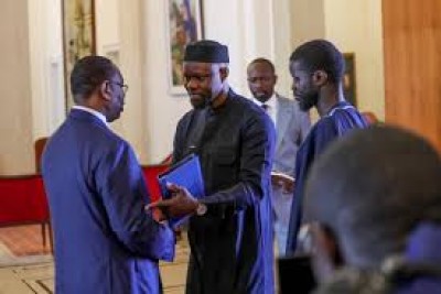 Sénégal : Macky Sall reçoit son successeur Bassirou Faye et Ousmane Sonko au palais présidentiel