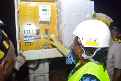 Côte d'Ivoire: Toumodi, Dr Raymonde Goudou Coffie connecte Lahourébo et Yobouébo à l'électricité et invite les populations à adhérer à la politique de développement de Ouattara