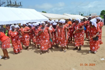 Côte d'Ivoire : Moossou, passation des charges d'une génération à l'autre, le peuple Abouré magnifie sa culture dans une ambiance carnavalesque