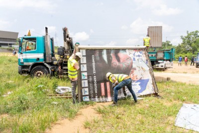Côte d'Ivoire : District d'Abidjan, démantèlement des panneaux irréguliers, ce que dit le décret portant réglementation de l'affichage publicitaire