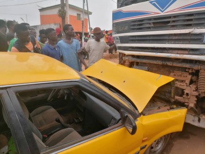 Côte d'Ivoire : Gagnoa, le chauffeur d'un gros camion occasionne plusieurs dégâts avec son véhicule et s'enfuit