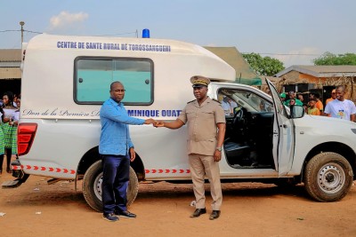 Côte d'Ivoire : Dominique Ouattara dote le centre de santé d'un village d'une ambulance grâce au lobbying du député Kra Kouamé