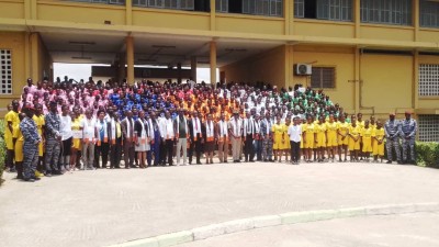 Côte d'Ivoire : Bouaké, des attestations remises à 350 élèves  après leur participation au programme « Parcours citoyen »