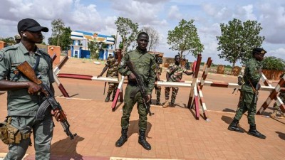 Niger : Six soldats tués dans l'explosion d'une mine près du Mali, riposte de l'armée