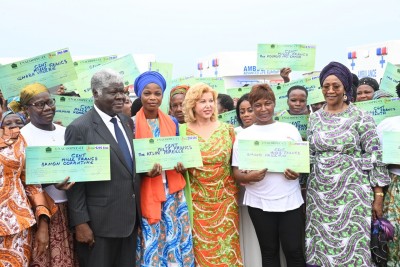 Côte d'Ivoire : 47ème JIF, Dominique Ouattara fait des dons d'une valeur de plus de 300 millions F CFA aux femmes