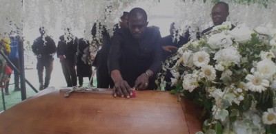 Cameroun : Le Président Biya élève David Eto'o à la dignité d'officier de l'ordre de la valeur