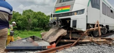 Ghana : Un train fait un accident avec un camion stationné sur ses rails