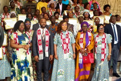 Côte d'Ivoire : Promotion de l'économie sociale et solidaire, 180 femmes Atchans formées aux outils de l'ESS pour lutter contre la pauvreté, Myss Belmonde Dogo conseille la formation