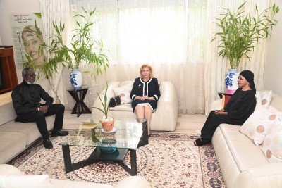 Côte d'Ivoire : Dominique Ouattara réconforte Henriette Konan Bédié après le décès de son frère