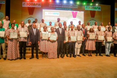Côte d'Ivoire : 299 fonctionnaires et agents de la SONAPIE distingués, Adama Kamara rappelle aux travailleurs la vision du Chef de l'État axée sur l'excellence