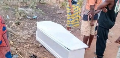 Côte d'Ivoire : Fengolo, un cercueil blanc énigmatique apparaît à un carrefour, un mystère qui trouble les esprits