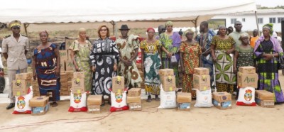 Côte d'Ivoire : Action de solidarité et d'entraide, le gouvernement offre des vivres, non vivres et plus de 4 millions Fcfa à 500 familles vulnérables  du village d'Anan
