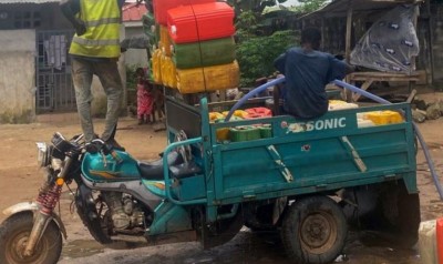 Côte d'Ivoire : Les petits opérateurs privés livreurs d'eau, un maillon essentiel à Abidjan