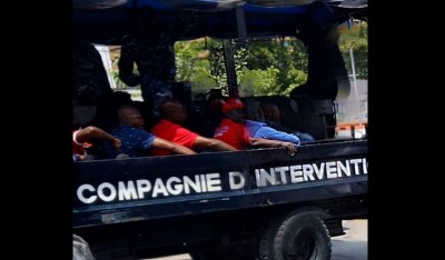 Côte d'Ivoire : Plateau, une réunion syndicale à la cathédrale dégénère en arrestations massives, plus d'une trentaine d'interpelés