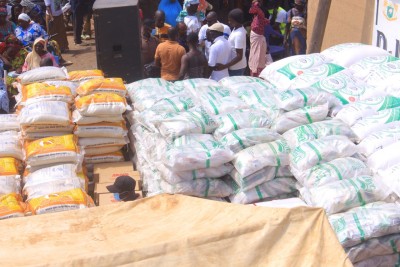 Côte d'Ivoire : Ramadan et temps de carême, Me Adama Kamara fait don de 70 tonnes de vivres aux musulmans et chrétiens d'Odienné