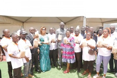 Côte d'Ivoire : Tiassalé, le village Eticoon célèbre les Champignons du Développement Solidarité avec plusieurs membres du gouvernement