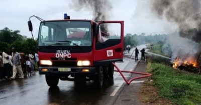 Côte d'Ivoire : Axe Kotobi-Adzopé, une collision frontale entre deux camions poids-lourds fait des victimes dont une calcinée