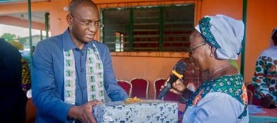 Côte d'Ivoire : Béoumi, des femmes disent être   « prêtes à porter le RHDP à la victoire...» après un don de Sidi Touré à leur endroit