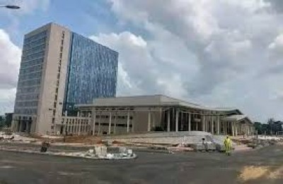 Cameroun : L'assemblée nationale baptisée « Palais Paul Biya », hommage démocratique ou culte de la personnalité ?