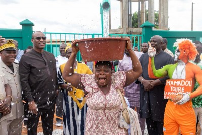 Côte d'Ivoire : « On veut Ouattara, on veut Ouattara, on veut Ouattara encore 10 ans » scandaient les populations de Zoukougbeu après réception d'un château d'eau construit par le conseil régional du 