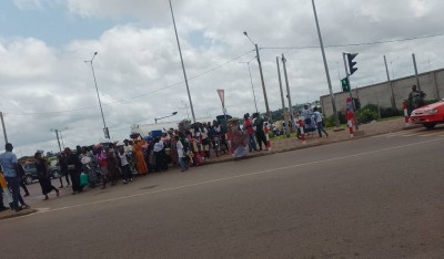 Côte d'Ivoire : Bouaké, le trafic routier perturbé par des femmes mécontentes