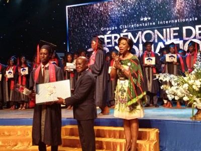 Côte d'Ivoire: Promotion de l'excellence en milieu scolaire, le ministre Khalil Konaté offre des ordinateurs potables et du numéraire aux majors de promotion d'un Groupe scolaire privé