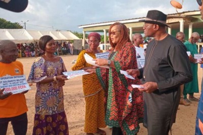 Côte d'Ivoire : Gagnoa, des cartes RHDP offertes à plusieurs militants