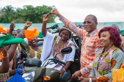 Côte d'Ivoire : Diabo, Bruno Nabagné Koné s'engage aux côtés de Rebecca Yao pour le développement des AVEC et l'automisation des femmes