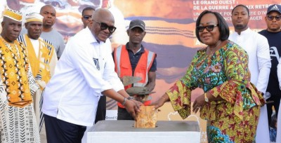 Côte d'Ivoire: Guiglo, Anne Désirée Ouloto pose la première pierre de l'Académie de la Paix à Yahoudé