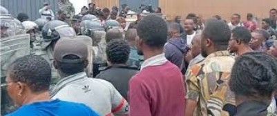 Cameroun : HRW dénonce les arrestations du 4 août et demande des libérations