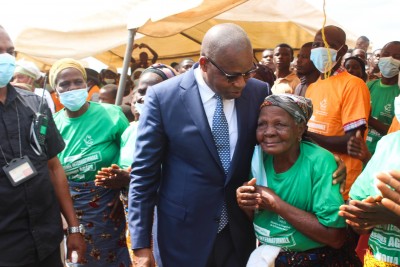 Côte d'Ivoire : Protection sociale, le gouvernement lance un ambitieux programme pour les secteurs agricole et informel, et réforme en profondeur les retraites du privé