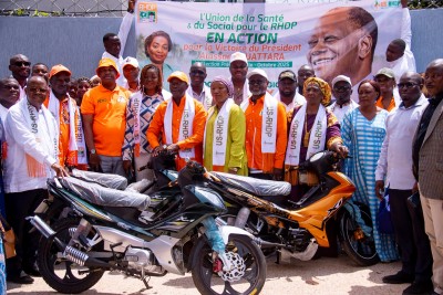 Côte d'Ivoire: Présidentielle 2025, le personnel de santé se mobilise aux côtés d'Éric Taba pour la victoire du RHDP à Cocody