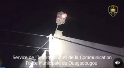 Burkina Faso : Il recouvre le lampadaire devant son auberge, et se fait interpeller