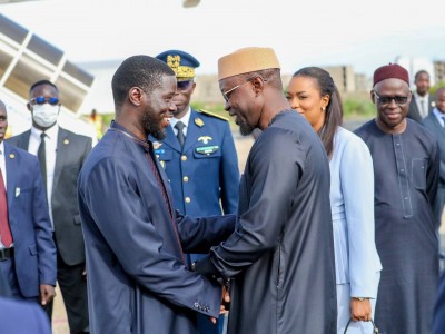 Sénégal : Polémique après la double absence simultanée du président et du Premier ministre