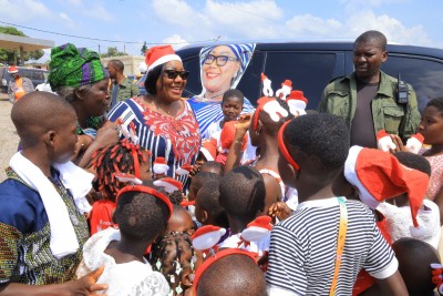Côte d'Ivoire : Législatives 2025, Anne Ouloto-Lamizana au-delà de tous les clivages à Toulepleu et soutien aux  enfants et  familles avec une  caravane de Noël